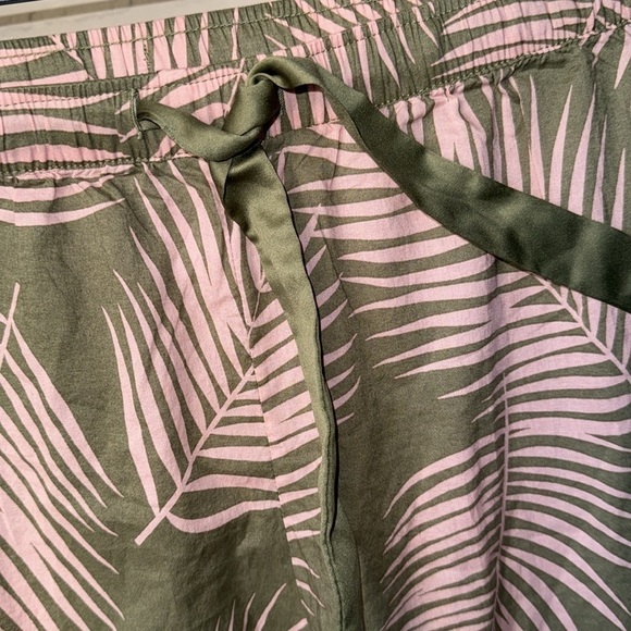Pajama pants leaf palm pattern‎ medium drawstring NEW lounge pjs - Picture 2 of 4
